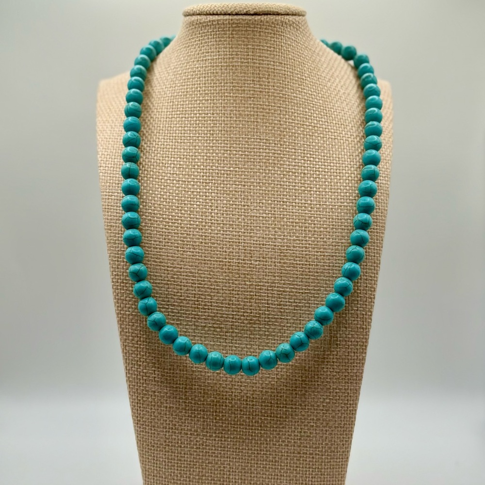 Elegant Turquoise Beaded Necklace
